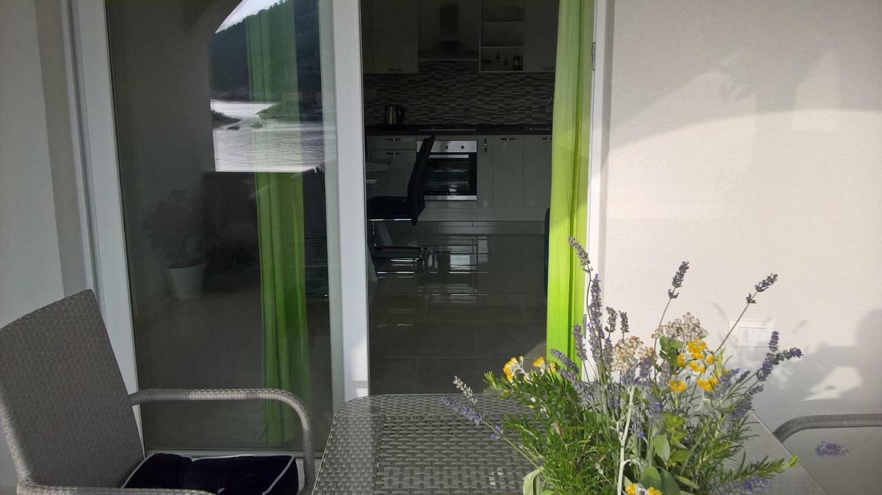 Ferienwohnung Apartman Zaklopatica Lastovo Exterior foto